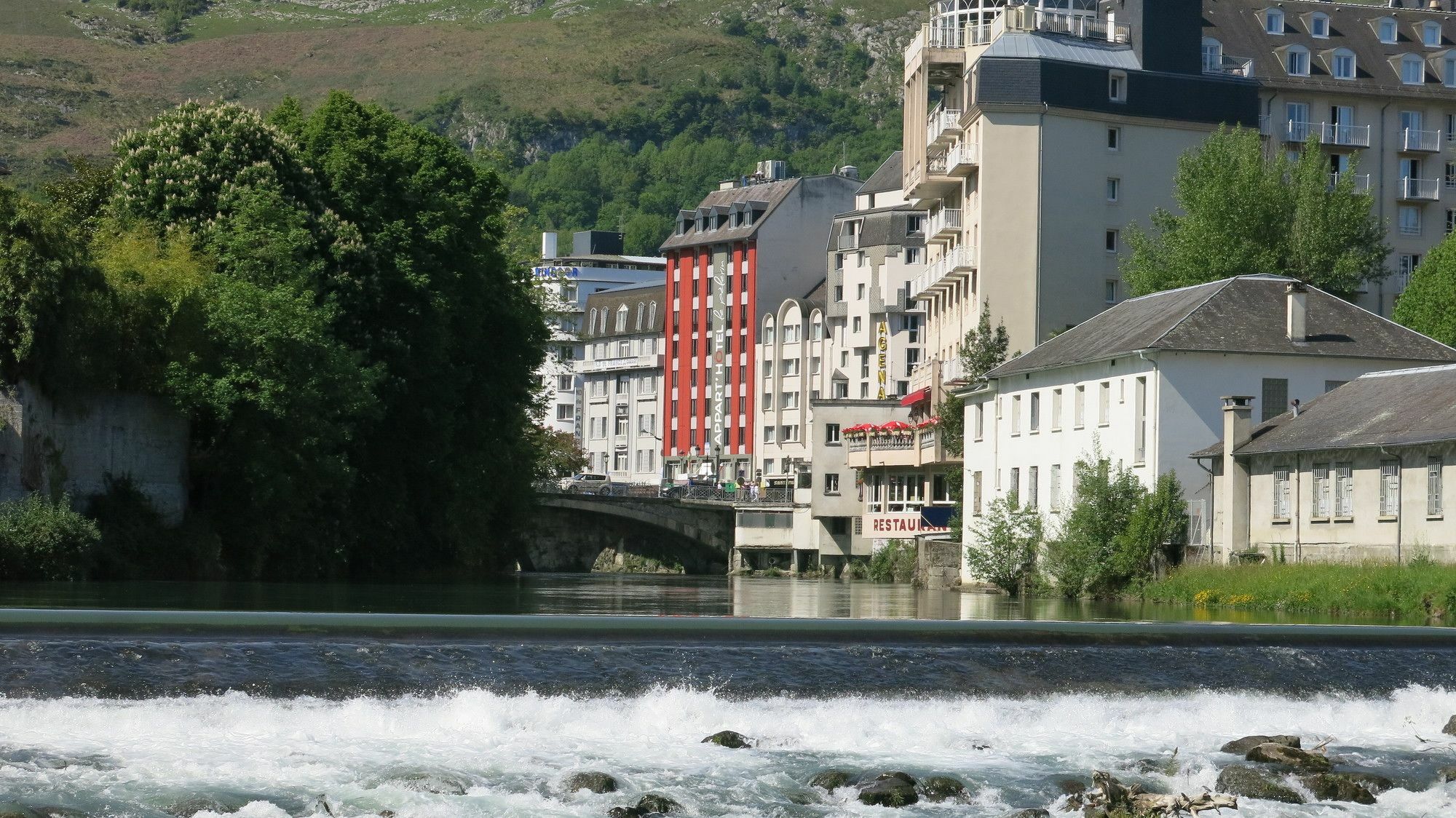 Appart'Hotel Le Pelerin Лурд Экстерьер фото